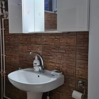 Alquiler a largo plazo de un piso de 2 habitaciones, 60 m², en el distrito Old Center, Constanza, Rumanía