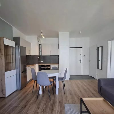 Location longue durée d’un appartement de 2 pièces, 44 m², à Stare Miasto, Cracovie, Pologne