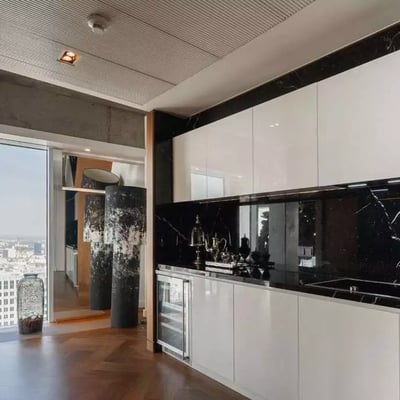Long-term rental of an apartment, 236 m², in Śródmieście district, Warsaw, Poland