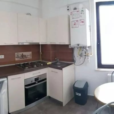 Alquiler a largo plazo de un piso de 1 habitación, 45 m², en el distrito de Faleza Nord, Constanza, Rumanía
