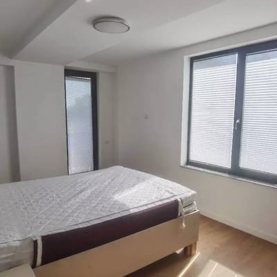Location longue durée d’un appartement de 2 pièces, 73 m², Constanța, Roumanie