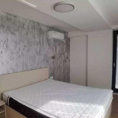 Location longue durée d’un appartement de 2 pièces, 73 m², Constanța, Roumanie
