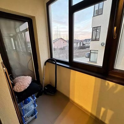 Alquiler a largo plazo de un piso de 3 habitaciones, 94 m², en Chiajna, sector 6, Bucarest, Rumanía
