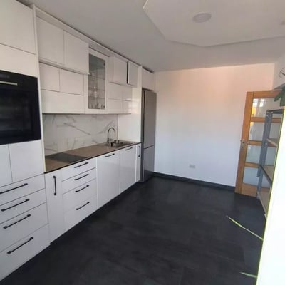 Долгосрочная аренда 2-комнатной квартиры, 62 м², в центре, Белград, Сербия