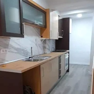 Location longue durée d’un appartement de 3 chambres, 90 m², à Alicante, Espagne