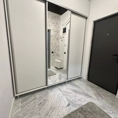 Location longue durée d’un appartement de 2 pièces, 55 m², à Tomis Nord, Constanța, Roumanie
