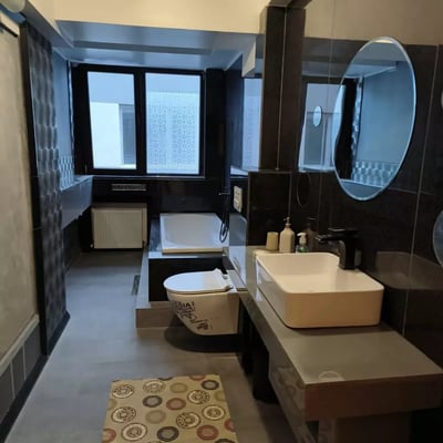 Долгосрочная аренда 3-комнатной квартиры, 100 м², в районе Tomis Plus, Констанца, Румыния