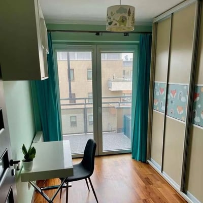 Alquiler a largo plazo de un piso de 3 habitaciones, 60 m², en Mały Płaszów – Podgórze, Cracovia, Polonia