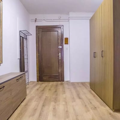 Долгосрочная аренда 2-комнатной квартиры, 60 м², в районе Врачар, Белград, Сербия