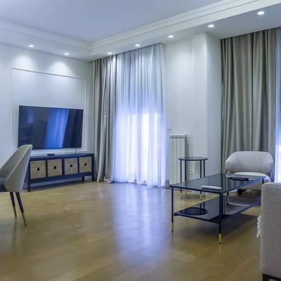 Langzeitmiete einer 3-Zimmer-Wohnung, 85 m², in Vračar, Belgrad, Serbien