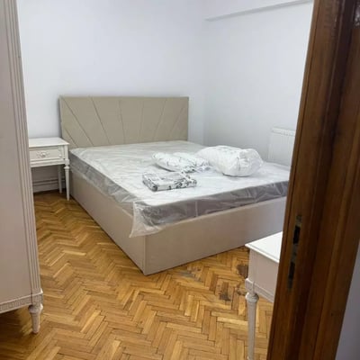 Location longue durée d’un appartement de 4 pièces, 85 m², à Tomis II, Constanța, Roumanie