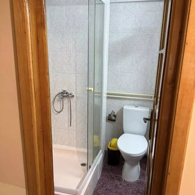 Location longue durée d’un appartement de 4 pièces, 85 m², à Tomis II, Constanța, Roumanie