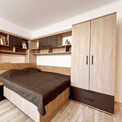 Alquiler a largo plazo de un apartamento tipo estudio, 41 m², en Casa de Cultură, Constanza, Rumanía