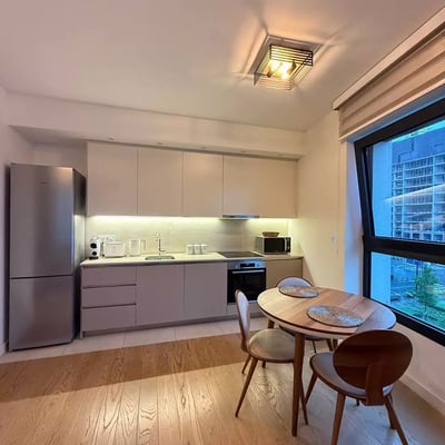 Alquiler a largo plazo de un apartamento de 2 habitaciones, 62 m², Belgrado, Serbia