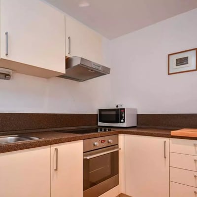 Langzeitmiete einer 2-Zimmer-Wohnung, 51 m², in Staré Mesto, Bratislava, Slowakei