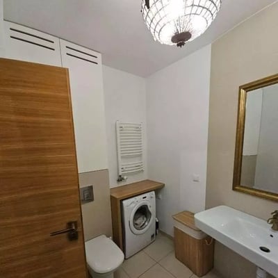 Alquiler a largo plazo de un apartamento de 2 habitaciones, 56 m², en Stare Podgórze, Cracovia, Polonia