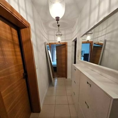 Alquiler a largo plazo de un apartamento de 2 habitaciones, 56 m², en Stare Podgórze, Cracovia, Polonia