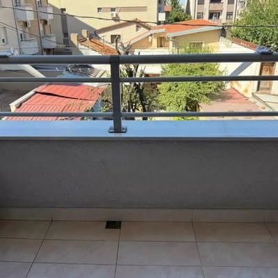 Location longue durée d’un appartement de 3 pièces, 60 m², à Voždovac, Belgrade, Serbie