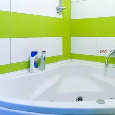 Long-term rental of a 3-room apartment, 108 m², in Faleza Nord, Constanța, Romania