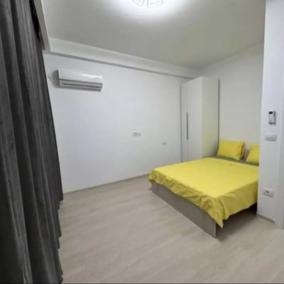 Alquiler a largo plazo de un apartamento de 3 habitaciones, 70 m², en Constanza, Rumanía