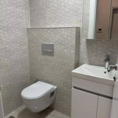 Alquiler a largo plazo de un apartamento de 3 habitaciones, 70 m², en Constanza, Rumanía