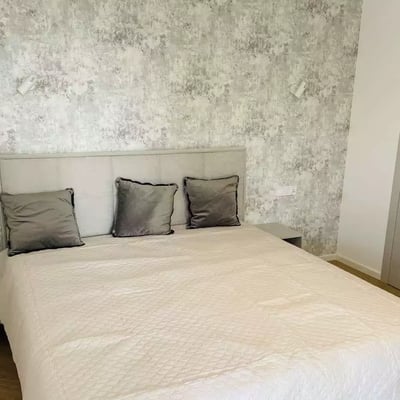 Alquiler a largo plazo de un apartamento de 3 habitaciones, 60 m², en Dębniki – Zakrzówek, Cracovia, Polonia