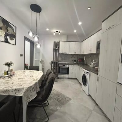 Langzeitmiete einer 4-Zimmer-Wohnung, 100 m², in Varna, Bulgarien