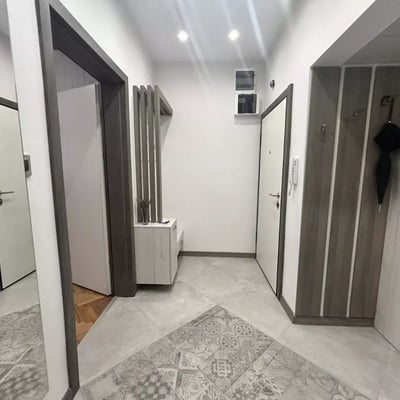 Langzeitmiete einer 4-Zimmer-Wohnung, 100 m², in Varna, Bulgarien