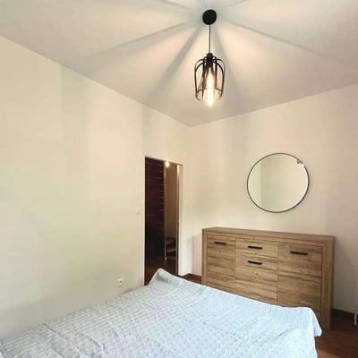 Long-term rental of a 4-room apartment, 130 m², in Stare Podgórze, Kraków, Poland