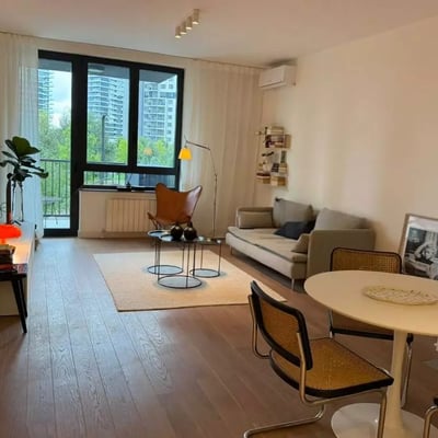 Alquiler a largo plazo de un apartamento de 2 habitaciones, 58 m², en Belgrado, Serbia