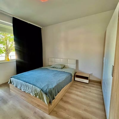 Alquiler a largo plazo de un apartamento de 2 habitaciones, 72 m², en Tomis Plus, Constanza, Rumanía