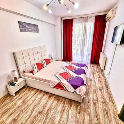 Location longue durée d’un appartement de 2 pièces, 75 m², à Mamaia, Constanța, Roumanie