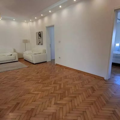 Alquiler a largo plazo de un apartamento de 4 habitaciones, 103 m², en Belgrado, Serbia