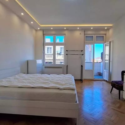 Alquiler a largo plazo de un apartamento de 4 habitaciones, 103 m², en Belgrado, Serbia