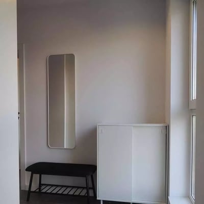 Alquiler a largo plazo de un apartamento de 3 habitaciones, 53 m², en Podgórze, Cracovia, Polonia