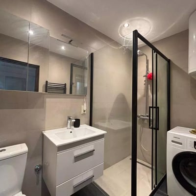 Alquiler a largo plazo de un apartamento de 3 habitaciones, 79 m², en Belgrado, Serbia