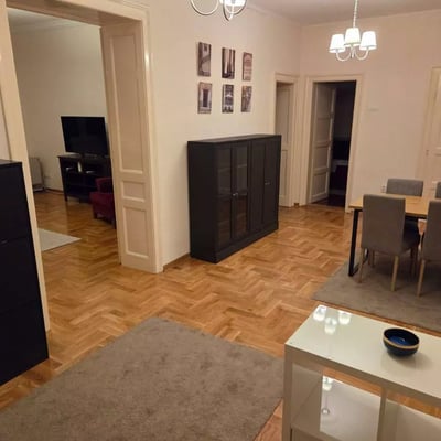 Location longue durée d’un appartement de 3 pièces, 80 m², à Vračar, Belgrade, Serbie