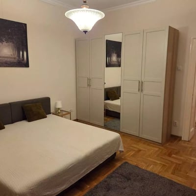 Location longue durée d’un appartement de 3 pièces, 80 m², à Vračar, Belgrade, Serbie