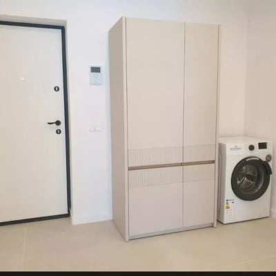 Location longue durée d’un appartement de 2 pièces, 60 m², à Mamaia Nord, Constanța, Roumanie