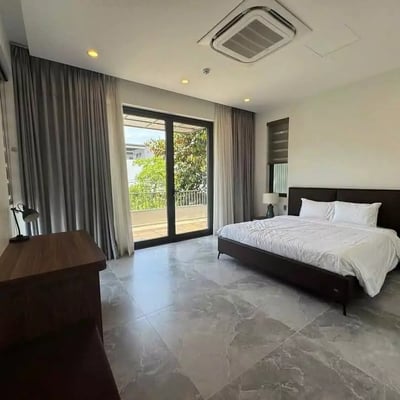 Location longue durée d’une villa de 4 chambres à Nam Viet A, Da Nang, Vietnam