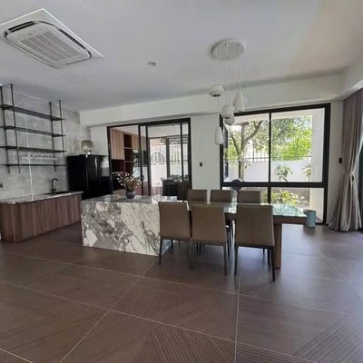 Location longue durée d’une villa de 4 chambres à Nam Viet A, Da Nang, Vietnam