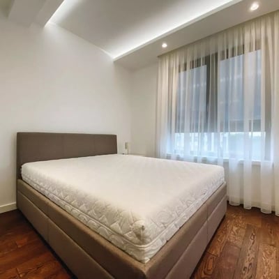 Alquiler a largo plazo de un piso de 3 habitaciones, 68 m², Vračar, Belgrado, Serbia