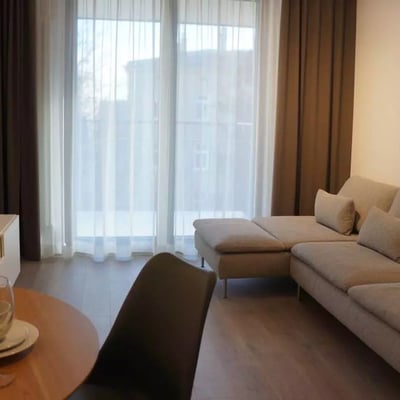 Location longue durée d’un appartement de 3 pièces, 58 m², Stare Dębniki, Cracovie, Pologne