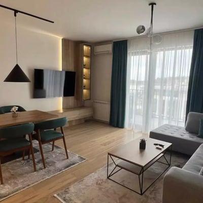 Alquiler a largo plazo de un apartamento de 3 habitaciones, 86 m², Belgrade Waterfront, Belgrado, Serbia