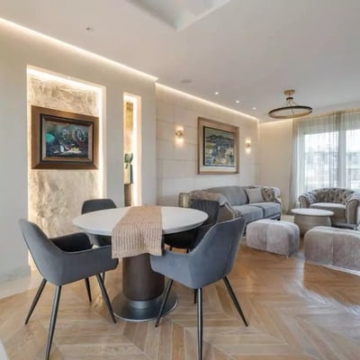 Alquiler de un apartamento de dos niveles, 128 m², en el centro del Casco Antiguo, Belgrado, Serbia