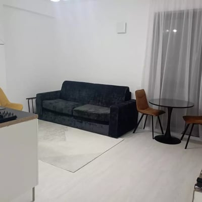Alquiler de cómodos apartamentos de 2 habitaciones, 45 m², Constanța, Rumanía