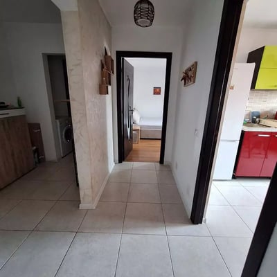 Alquiler de un cómodo apartamento de 2 habitaciones, 54 m², Inel 2, Constanța, Rumanía