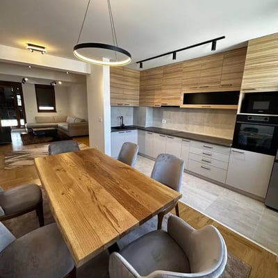 Location d’un appartement spacieux de 3 pièces, 90 m², centre-ville, Belgrade, Serbie