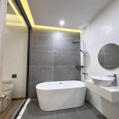 Miete eines neuen Hauses mit 4 Schlafzimmern, Ngu Hanh Son, Da Nang, Vietnam