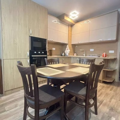 Miete einer geräumigen 3-Zimmer-Wohnung, Varna, Bulgarien